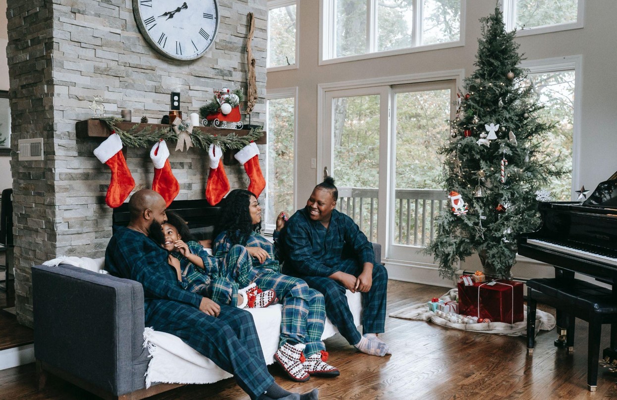 Affordable Décor Ideas with Cheap Christmas Trees